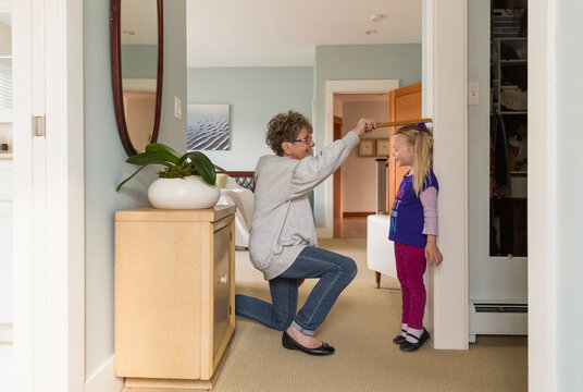 Measurement of child growth by grandmother 