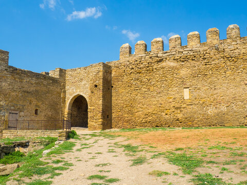 Premium Photo  Akkerman fortress medieval castle near the sea stronghold  in ukraine ruins of the citadel of the bilhoroddnistrovskyi fortress  ukraine one of the largest fortresses in eastern europe