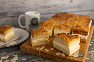 Bienenstich Kuchen mit Vanillecreme