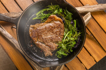 ステーキ　Photos of luxury grilled steaks outdoors