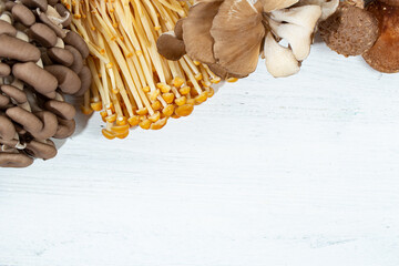 まいたけ、しめじ、とらまきたけ、まいたけのキノコ4種セット（菌活、きのこパワー、健康）