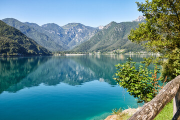 Fototapeta na wymiar Italien, See, Landschaft, Panorama, Hintergrund