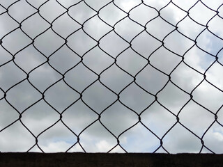 link fence with wire