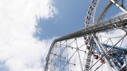 遊園地　観覧車　ジェットコースター