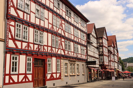 Typisches Hessisches Fachwerk; H&auml;userzeile am Marktplatz von Eschwege