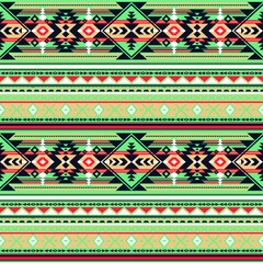 オルテガ柄総柄