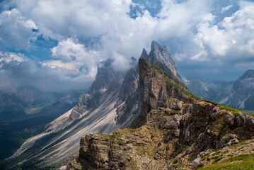 Obraz premium The majestic Dolomite Seceda Mountain range in Italy.