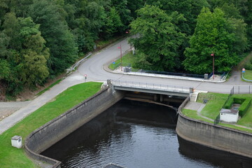 FU 2020-07-25 Belgien hin 133 Über das Wasser führt eine Brücke