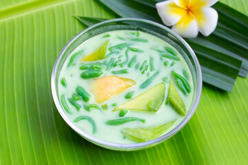 Rice flour pandan flavor with melon in coconut milk