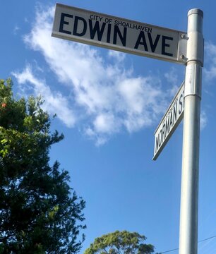 Edwin Avenue Signage In Shoalhaven City