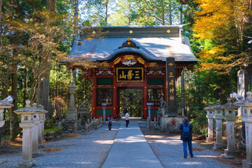 埼玉県秩父市 三峯神社 随身門