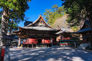 Fototapeta premium 埼玉県秩父市 三峯神社 拝殿と本殿