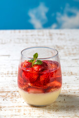 いちごのデザート　 red strawberries 