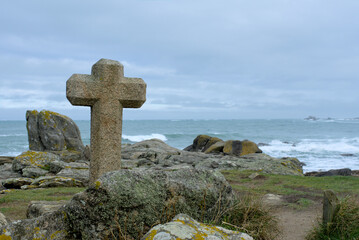 Croix devant un paysage breton