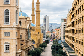 Architecture of Beirut Central District with St. Georges Maronite cathedral and Al-Amin mosque, Beirut, Lebanon - obrazy, fototapety, plakaty
