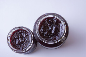 瓶の中の甘いブルベリージャム