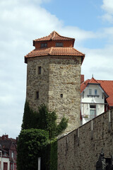 Fototapeta na wymiar Haspelmathturm an der Stadtmauer in Hameln