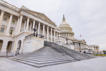 Fototapeta na wymiar Overcast view of the United States Capitol