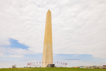 Overcast view of the Washington Monument