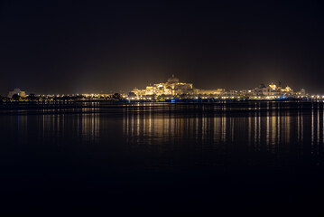 Fototapeta na wymiar Old mosque in Abu Dhabi at night