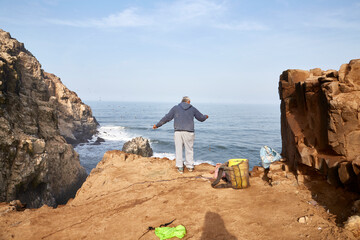 The Cerro Azul district is one of the sixteen that make up the province of Cañete located in the department of Lima on the central coast of Peru. Within the ecclesiastical division of the Catholic Chu