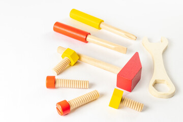 オモチャの木製の工具の写真