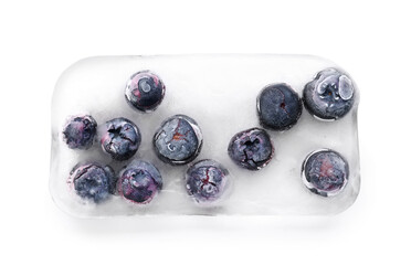 Obraz na płótnie Canvas Fresh blueberry frozen in ice on white background