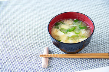 自家製　豆腐とエノキダケと長ネギの味噌汁