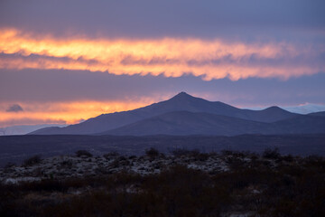Fototapeta na wymiar Leaving the Antelope Valley