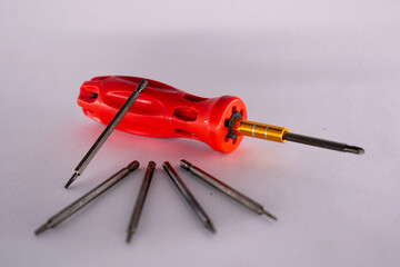 juego de destornillador con diferentes puntas 