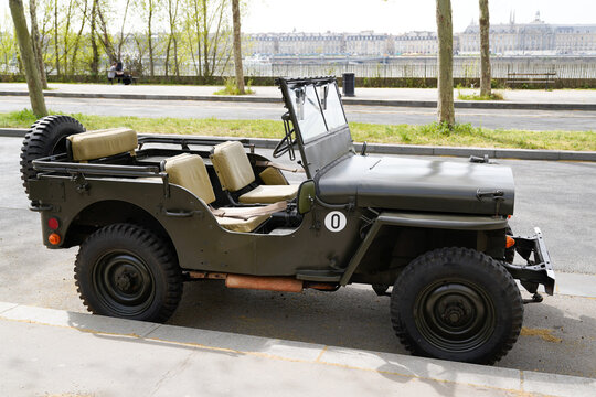 jeep ww2 Army car restored iconic american vehicle