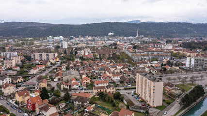 Obraz premium Vue aérienne de Pont de Claix en hiver