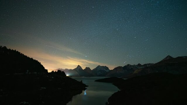 Timelapse of the night sky in RIa&ntilde;o spain