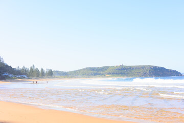 Brighton-Le-Sands Beachの美しい波打ち際の景色