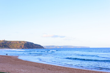 Brighton-Le-Sands Beachの美しい波打ち際の景色