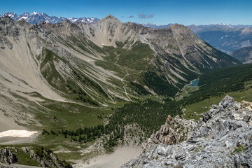 Pic de Pierre Eyraute , Lac de l' Orceyrette ,Paysage du Massif du Briançonnais  en été , Hautes-Alpes , France