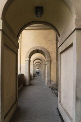 Obraz premium archway corridor in Florence Italy 