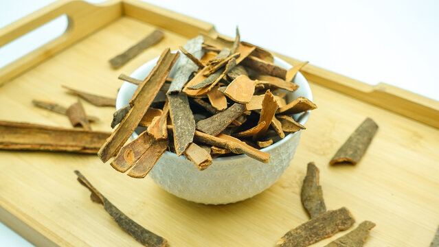 Ceylon Cinnamon Splits. Ceylon Cinnamon, also known as True Cinnamon, are the best quality and healthiest. Ceylon Cinnamon Dalchini Sticks or dal chini splits.