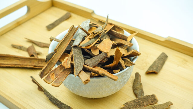 Ceylon Cinnamon Splits. Ceylon Cinnamon, also known as True Cinnamon, are the best quality and healthiest. Ceylon Cinnamon Dalchini Sticks or dal chini splits.