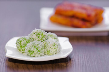The Populous Fried Spicy popiah is spicy and crunchy in malay language is 