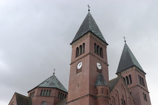 Blick auf die St Nikolauskirche in Rhede.