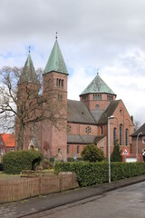 Blick auf die St Nikolauskirche in Rhede.