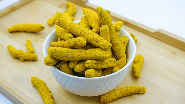 Organic Fresh Turmeric stick also known as Haldi. Dried turmeric are sold as whole or ground food. Organically Grown Haldi Gatiya. Sabut Haldi. Whole Haldi