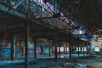 Tafelkleed oude verlaten fabriek © Kevin