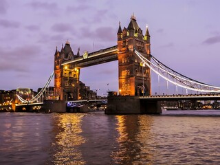 Fototapeta na wymiar tower bridge at night, London, United Kingdom