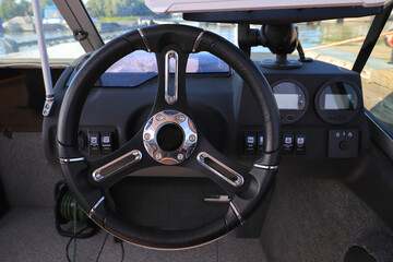 Motor boat steering wheel and dashboard