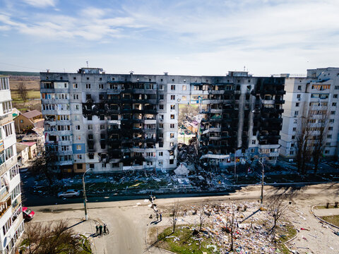 Zerst&ouml;rte Wohnh&auml;user nach Bombardierung in der Ukraine