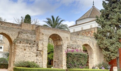 Fototapeta na wymiar Séville en Andalousie détails de l'architecture arabo-andalouse 