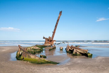shipwreck of the navio altair in praia do cassino , brazil  - obrazy, fototapety, plakaty