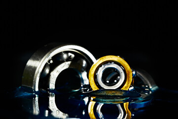 Ball bearing. Lubricating oil.